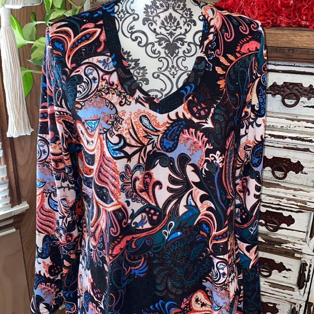 WinWin flare bottom tunic - Picture 2 of 7